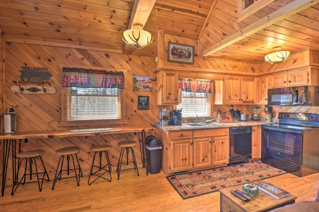 Helen Cabin With Deck And Hot Tub Less Than Half Mi To Main St מראה חיצוני תמונה
