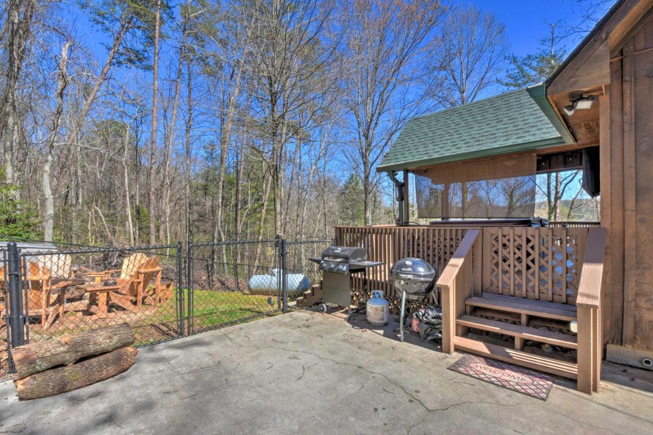 Helen Cabin With Deck And Hot Tub Less Than Half Mi To Main St מראה חיצוני תמונה
