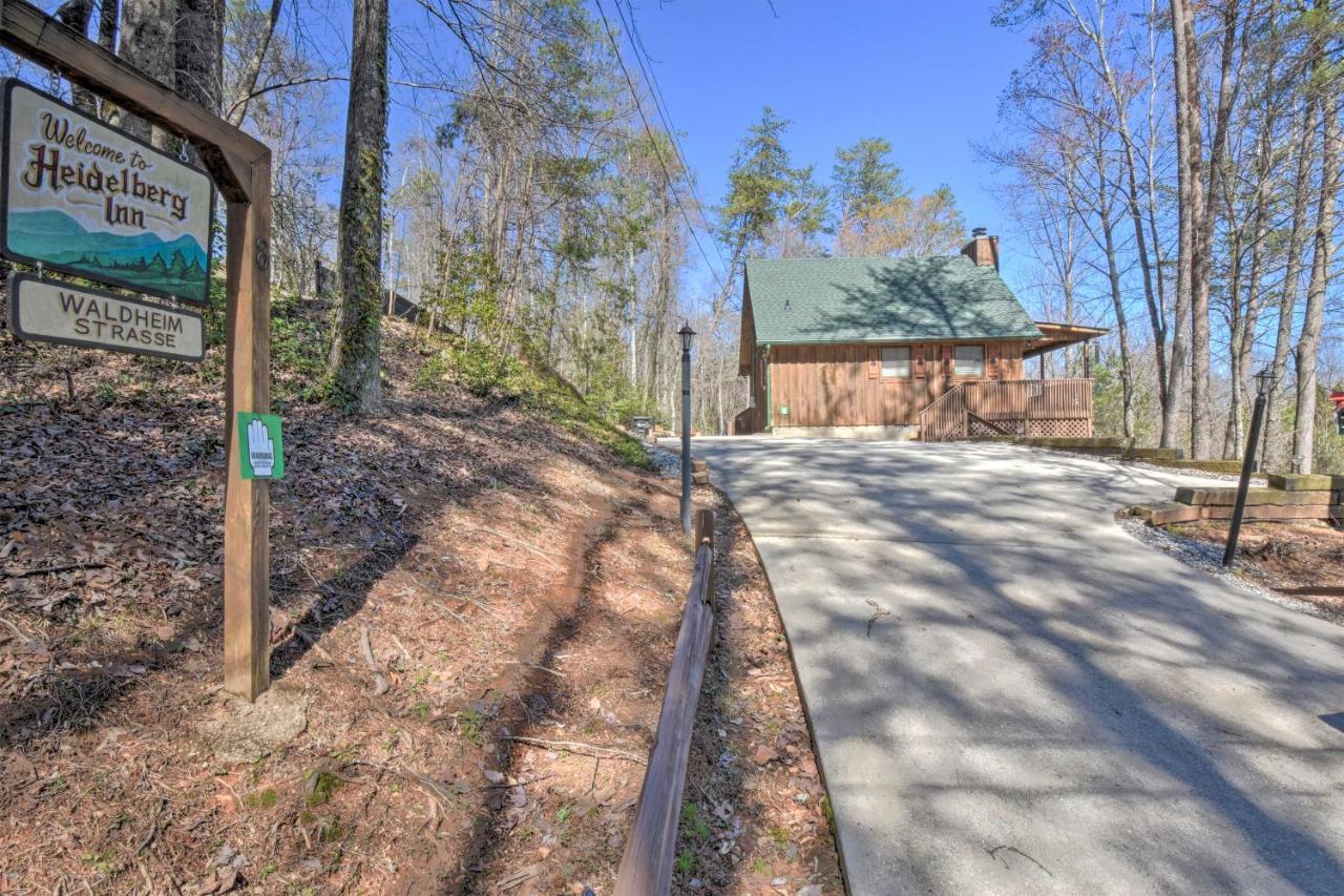 Helen Cabin With Deck And Hot Tub Less Than Half Mi To Main St מראה חיצוני תמונה
