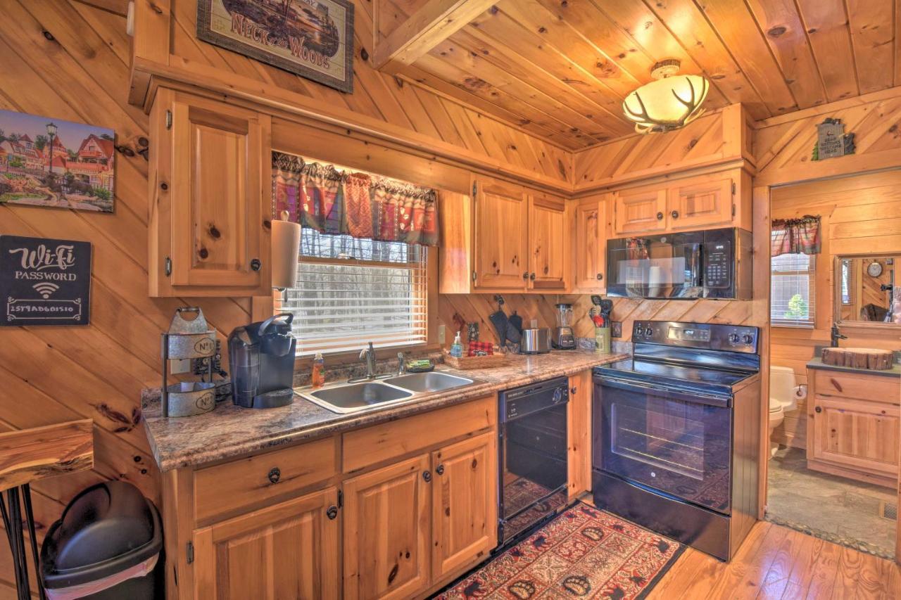 Helen Cabin With Deck And Hot Tub Less Than Half Mi To Main St מראה חיצוני תמונה